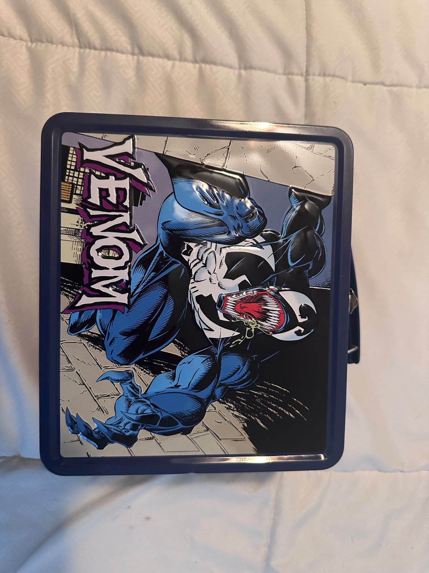 B1- Tin Titans Marvel Venom Previews Exclusive Lunchbox & Bev Container