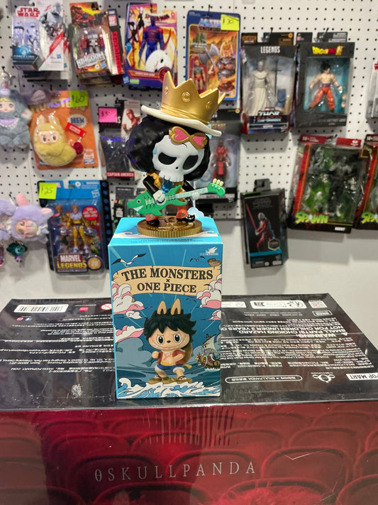 A-2 The monsters one piece - Brook